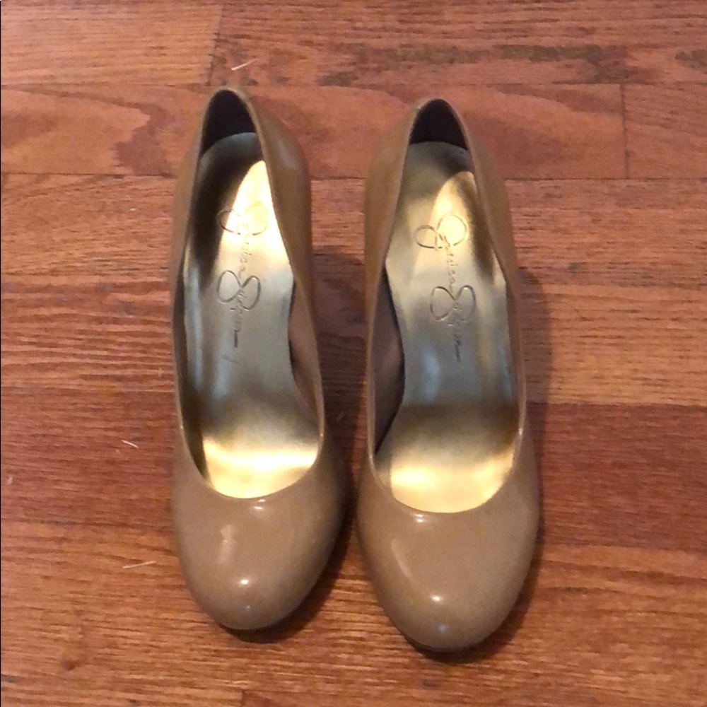 Jessica Simpson closed toe pumps